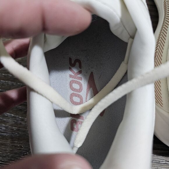 Brooks Adrenaline GTS 24 Women's Run/Walk Road Coconut/Rose Gold/ White Size 7.5 - Picture 13 of 16